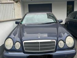 Blau Gebraucht 1996 Mercedes E230 Classic Limousine | 2.000 € (Guter Preis)