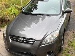 Grau Gebraucht 2010 Kia Ceed Kleinwagen | 1.100 € (Superpreis)