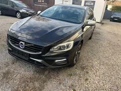 Schwarz Gebraucht 2015 Volvo V60 Momentum Kombi | 13.200 € (Fairer Preis)