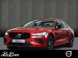 Rot Gebraucht 2024 Volvo S60 Ultimate Limousine | 43.460 € (Etwas zu teuer)