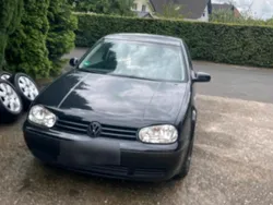 Schwarz Gebraucht 1999 VW Golf IV Kleinwagen | 1.200 € (Fairer Preis)