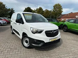 Weiß Gebraucht 2022 Opel Combo Edition Van / Kleinbus | 16.950 € (Fairer Preis)