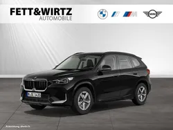 Saphirschwarz metallic Gebraucht 2024 BMW X1 Shadowline SUV | 39.800 € (Fairer Preis)