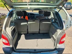 Silber Gebraucht 2002 Renault Mégane GrandTour Kombi | 1.300 €