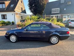 Blau Gebraucht 1999 Mercedes CLK230 Elegance Cabrio | 3.333 € (Guter Preis)