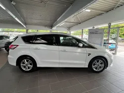 Weiß Gebraucht 2022 Ford S-MAX Titanium Van / Kleinbus | 22.400 € (Fairer Preis)