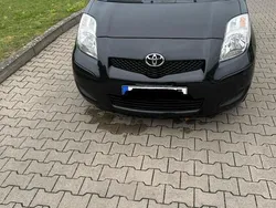 Schwarz Gebraucht 2010 Toyota Yaris Kleinwagen | 4.400 €
