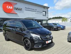Obsidianschwarz metallic Gebraucht 2021 Mercedes V300 AMG Van / Kleinbus | 61.990 € (Fairer Preis)