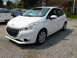 Weiß Gebraucht 2015 Peugeot 208 Active Kleinwagen | 4.699 € (Fairer Preis)