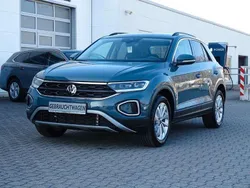 Blau Gebraucht 2024 VW T-Roc Comfortline SUV | 21.900 € (Guter Preis)