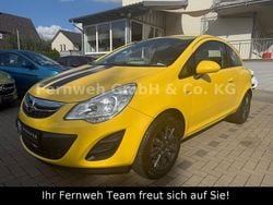 Gelb Gebraucht 2012 Opel Corsa Edition Kleinwagen | 3.650 € (Fairer Preis)
