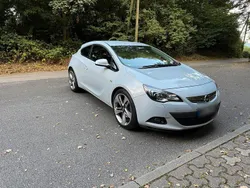 Weiß Gebraucht 2012 Opel Astra GTC Coupé | 6.499 € (Fairer Preis)