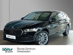 Onyxschwarz metallic Gebraucht 2025 Skoda Superb Selection Kombi | 43.490 € (Teuer)