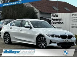 Mineralweiss (metallic) Gebraucht 2021 BMW 330 Sport Line Limousine | 34.900 € (Fairer Preis)