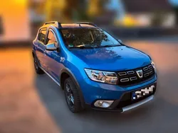 Blau Gebraucht 2017 Dacia Sandero Stepway Kleinwagen | 7.000 € (Guter Preis)