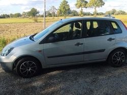 Grau Gebraucht 2006 Ford Fiesta Ambiente Kleinwagen | 1.100 € (Guter Preis)