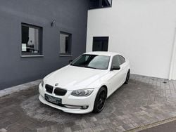 Weiß Gebraucht 2010 BMW 325 Sport Line Coupé | 14.999 € (Etwas zu teuer)