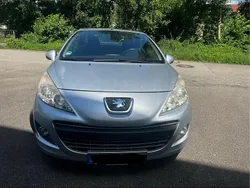 Silber Gebraucht 2011 Peugeot 207 CC Cabrio | 4.800 €