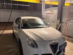 Weiß Gebraucht 2010 Alfa Romeo Giulietta Kleinwagen | 4.000 € (Fairer Preis)
