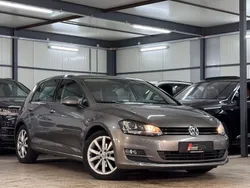 Grau Gebraucht 2016 VW Golf VII Highline Limousine | 10.690 € (Guter Preis)