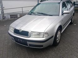 Silber Gebraucht 2002 Skoda Octavia Kombi | 999 € (Fairer Preis)