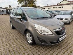 Braun Gebraucht 2011 Opel Meriva Design Edition Van / Kleinbus | 3.999 € (Guter Preis)