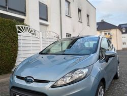 Grau Gebraucht 2008 Ford Fiesta Ghia Limousine | 3.600 € (Etwas zu teuer)