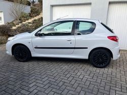 Weiß Gebraucht 2010 Peugeot 206 Kleinwagen | 2.899 € (Fairer Preis)