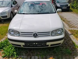 Weiß Gebraucht 1999 VW Golf IV Basis Limousine | 800 € (Superpreis)