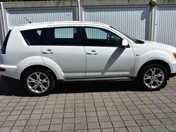 Weiß Gebraucht 2011 Mitsubishi Outlander SUV | 8.800 € (Teuer)
