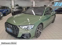 Distriktgrün (metallic) Gebraucht 2024 Audi S8 Ambiente Limousine | 107.500 € (Superpreis)
