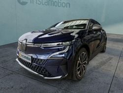 Grau Gebraucht 2023 Renault Mégane Limousine | 30.349 € (Fairer Preis)