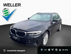 Schwarz ii (schwarz) Gebraucht 2022 BMW 530e Comfort Edition Kombi | 33.750 € (Superpreis)