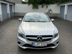 Silber Gebraucht 2014 Mercedes CLA180 Urban Limousine | 11.800 € (Fairer Preis)