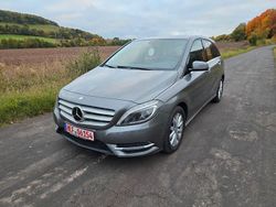 Grau Gebraucht 2012 Mercedes B200 Van / Kleinbus | 13.450 € (Fairer Preis)