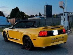 Gelb Gebraucht 1999 Ford Mustang Cabrio | 6.399 €