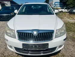 Weiß Gebraucht 2009 Skoda Octavia Ambiente Kombi | 2.500 € (Guter Preis)