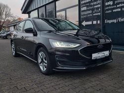Schwarz Gebraucht 2022 Ford Focus Cool & Connect Limousine | 14.490 € (Superpreis)