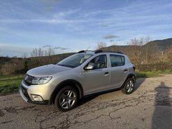 Silber Gebraucht 2017 Dacia Sandero Stepway Limousine | 10.250 € (Etwas zu teuer)