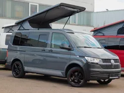 Grau Gebraucht 2022 VW T6.1 California Van | 47.999 € (Teuer)