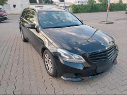 Schwarz Gebraucht 2015 Mercedes E220 Kombi | 8.999 €