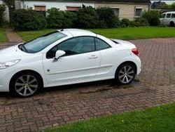 Weiß Gebraucht 2012 Peugeot 207 CC Roland Garros Cabrio | 5.700 € (Fairer Preis)