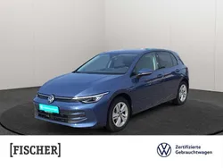 Blau Gebraucht 2024 VW Golf VIII Life Limousine | 24.822 € (Fairer Preis)