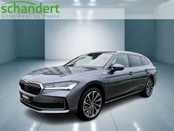 Graphitegrau metallic Gebraucht 2024 Skoda Superb LAURIN & KLEMENT Kombi | 54.770 €