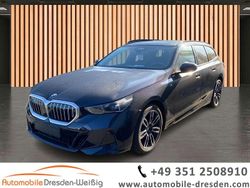 Schwarz schwarz (metallic) Gebraucht 2024 BMW 520 Comfort Edition Kombi | 49.980 €