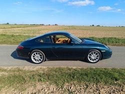 Grün Gebraucht 2004 Porsche 911 Carrera 4 Coupé | 33.500 €