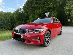 Rot Gebraucht 2022 BMW 330e Performance Kombi | 36.400 € (Fairer Preis)