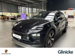 Tiefschwarzmetallic Gebraucht 2024 Porsche Macan SUV | 116.141 €