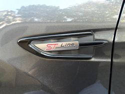 Grau Gebraucht 2018 Ford Kuga ST-Line SUV | 18.000 € (Fairer Preis)