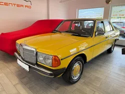 Gelb Gebraucht 1978 Mercedes 200 Classic Limousine | 14.950 €